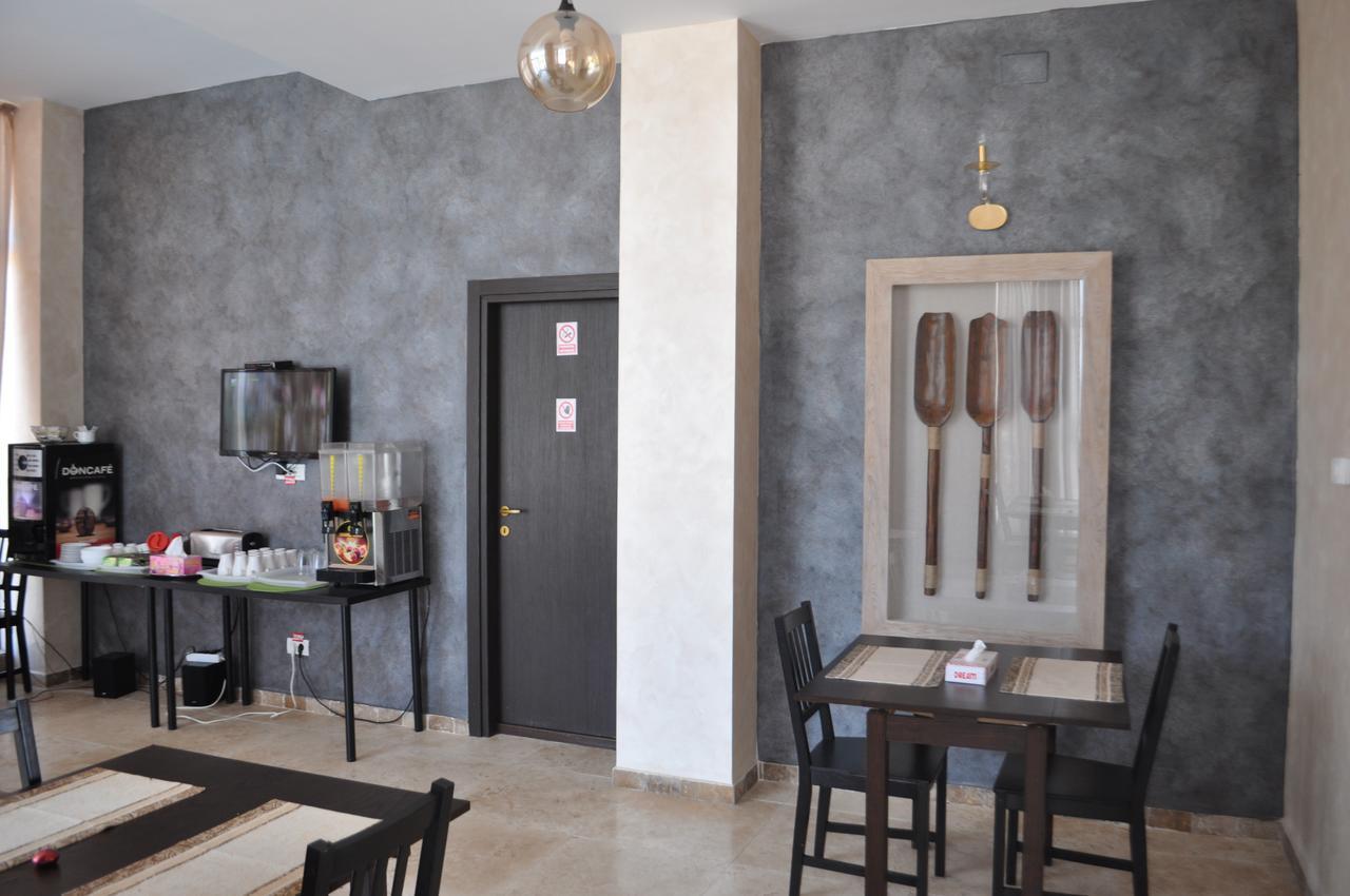 Hotel Sara Vama Veche Zewnętrze zdjęcie